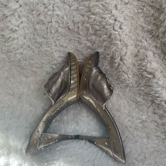 Tony Keuylian leather metallic Bronze and Gold slip on heels sandals EUR SZ38 - Picture 6 of 13